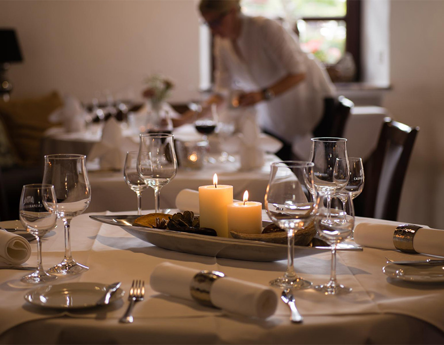 Gedeckter Tisch im Refectorium