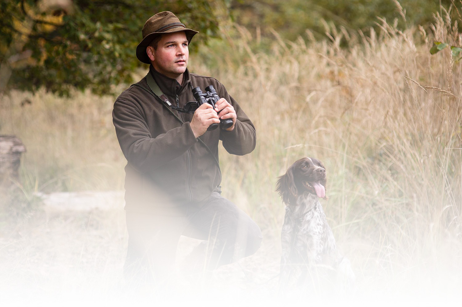 Jäger mit Jagdhund
